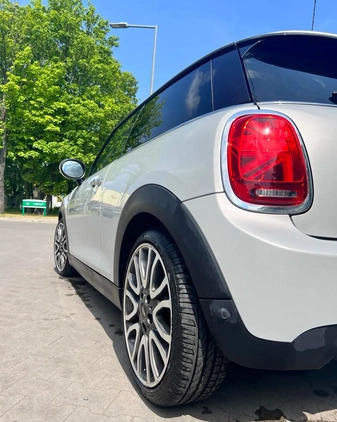 MINI Cooper cena 70000 przebieg: 38200, rok produkcji 2017 z Poznań małe 106